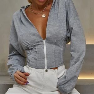 Slim fit hoodie, great for going out. Non- Stretch